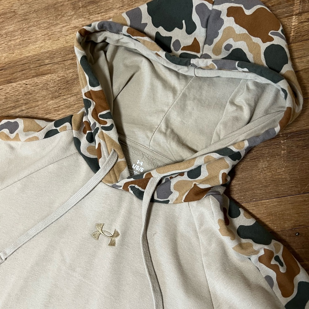 NEW! UNDER ARMOUR camo hoodie - Picture 2 of 3